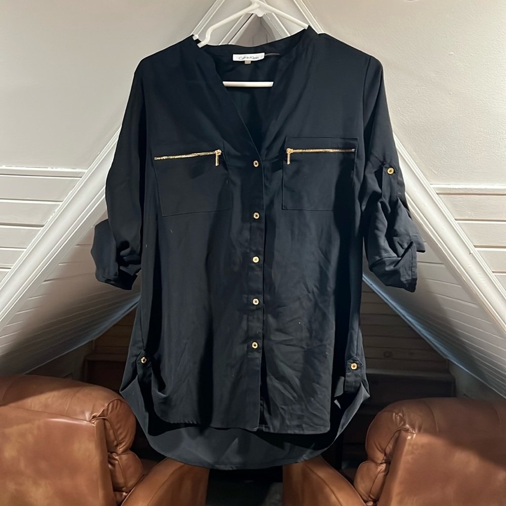 Cute Top with Accents Everywhere!